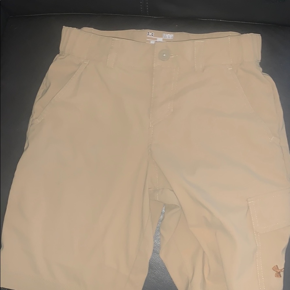 Khaki golf cargo shorts